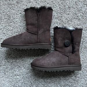 Ugg Bailey Button ll Boots- Brown